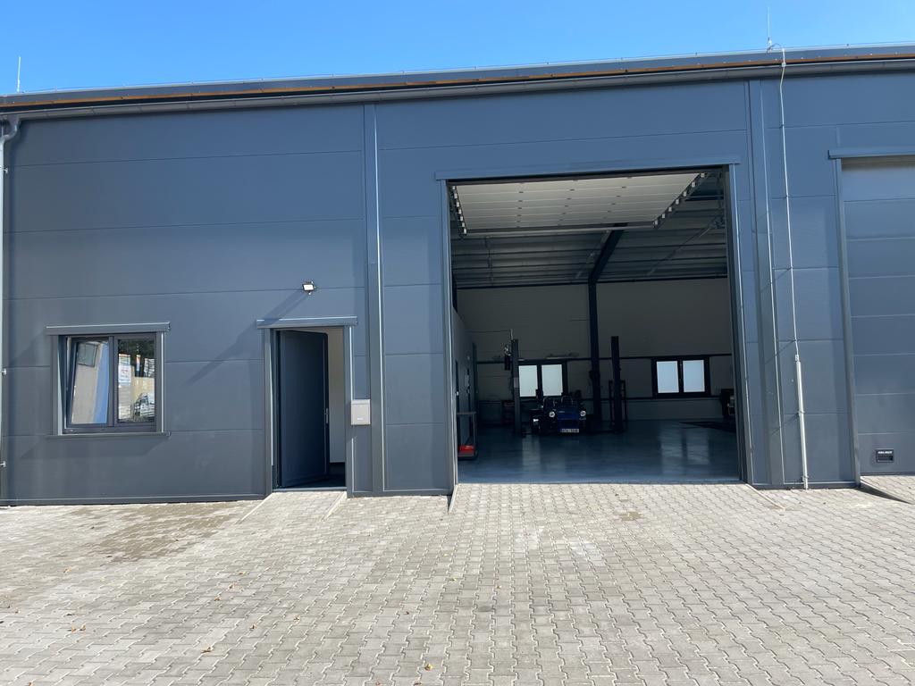 Nová hala focená venku